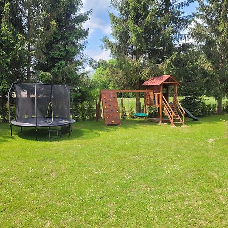 Urocza Kryjowka Ze Spa Lesko Exterior foto